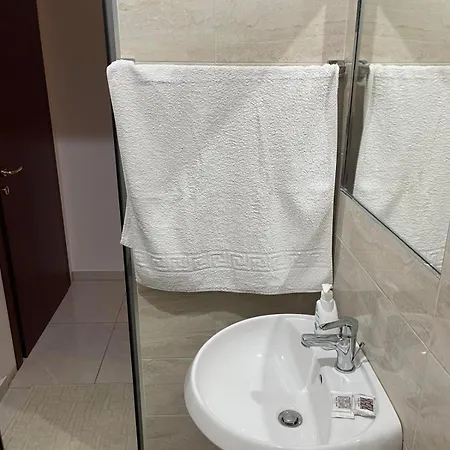 بيت ضيافة Himara Getaway Views Polisi i Vogel