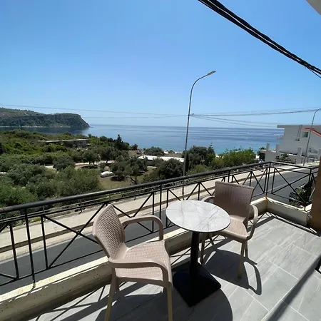 Pensionat Himara Getaway Views
